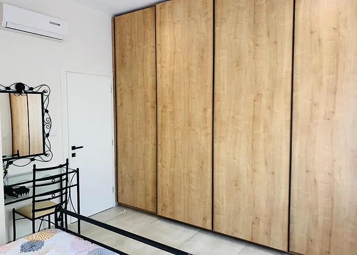 Marla アパート Rhodes City